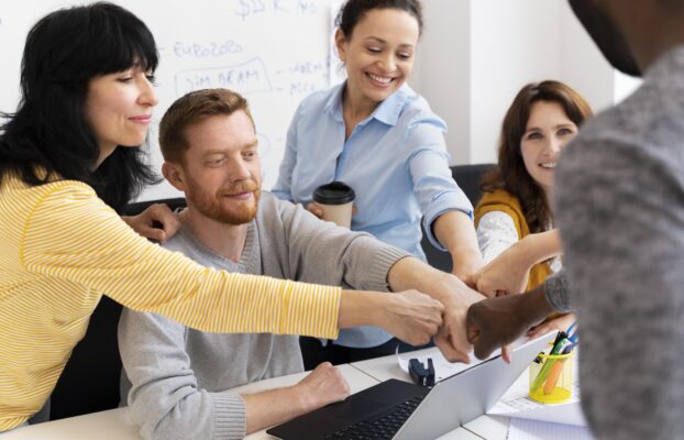 Call Center Employee Engagement Ideas to Motivate Your Team